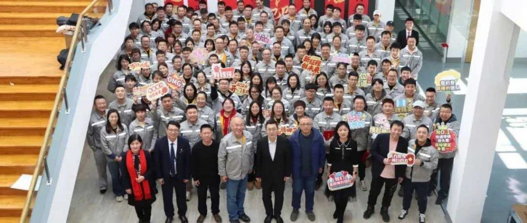 With the Beginning Heart and Endeavor, Riding on the Change and Setting Sail Again Xinsong Medical 2024 Annual Grand... 秉初心 奮勉行 乘變革 再啟航 新松醫(yī)療2024年度大...